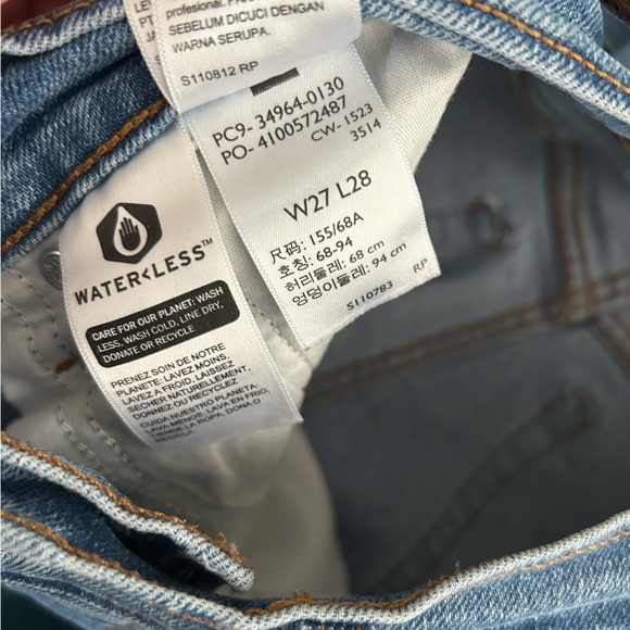 Women’s Levi Wedgie Straight Jeans - Picture 4 of 4